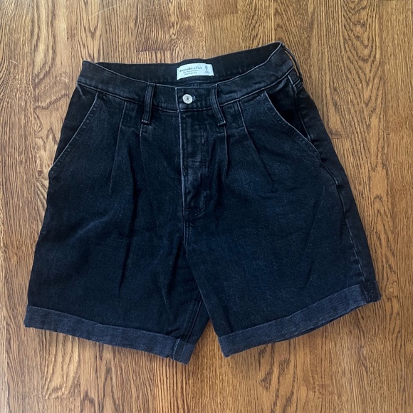 Abercrombie & Fitch Pants - Abercrombie & Fitch: The Pleated Short Ultra High Rise Black Jean Short